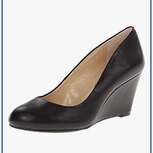 NWOT Black Wedge Pumps